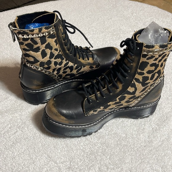 Steve Madden Activated Lace-Up Boot in Leopard Size 9 Like 🆕 - Picture 3 of 14